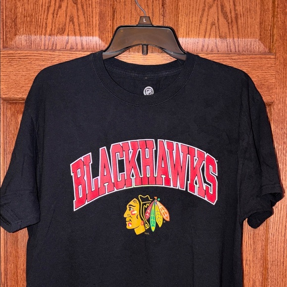 NHL Blackhawks Black and Red Tee - Picture 2 of 7